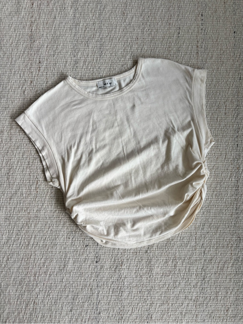 | Sadie & Sage | Cream Cap-Sleeve Side Cinched Ruching Women’s Top size Small